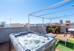 Location vacances Coma-ruga - Apartment with spa and bbq-1