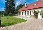 Location vacances  Eure-et-Loir - Maison spacieuse avec piscine à La Bazoche-Gouet-1