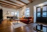 Location vacances Vilnius - Domillion 1bdr unique and warm Old Town apt Tr41-1