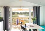 Location vacances  Ain - Mobil-home avec Terrasse, 4 Couchages, 2 Chambres - Api-1-52-1413-3