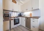 Location vacances Binz - Dünenpark Binz - Komfortplus Ferienwohnung mit 2 Schlafzimmern und Balkon im Dachgeschoss 195-3