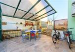 Cozy Apartment nur 280 Meter zum Strand mit Garten, Klima, Wifi