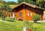 Location vacances Cassignas - Chalet charmant à Dausse avec piscine et jardin-1