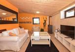 Location vacances Antey-Saint-André - Cozy Apartment In Verrayes With Sauna-4