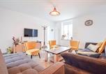Location vacances Quinéville - 3 Bedroom Nice Home In Saint-Marcouf-3