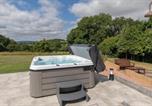 Location vacances Hartpury - Beautiful Danford House & Lodge with Hot Tub-2