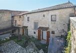 Location vacances  Province d'Isernia - 4 Bedroom Stunning Home In Montenero Val Cocchiar-4