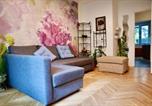 Location vacances Průhonice - Family cozy Apartment metro access-1