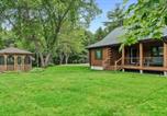 Location vacances  Quechee Gorge - Log Cabin Fireplace Upper Valley - Wooded Chalet-3