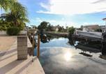 Location vacances Cape Sable - Cozy Canal-Front House Free Wifi and Deck - Close to Beaches & State Park-2