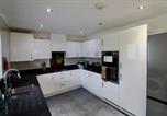 Location vacances Windsor - Spacious 5 Bedroom Home in Langley-2