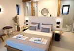 Location vacances Plomári - Niki Luxury Apartments Niki Suites Petra-2