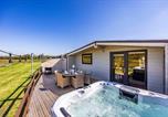 Location vacances Ilkeston - The Secret Lodge - Hottubs Wellness Relaxation-1