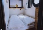 Hôtel Pays-Bas - Houseboat with roof terrace in Uitgeestermeer, cleaning included-3