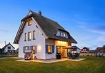 Location vacances Dranske - Rügenzauber &ndash Reetdachhaus mit Sauna u Kamin Strandnähe Garten-1