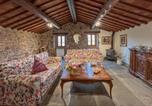 Location vacances Chiusi della Verna - Awesome Home In Bibbiena With Kitchen-4