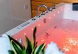 Location vacances Fort William - Apex Studio Pod and Jacuzzi Bath-3