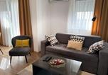 Location vacances  Donji Petrovci - Green Lux Apartment-4