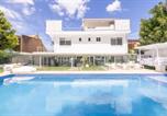 Location vacances Corlette - Cloud Nine, 18 Wynne Cres - heated pool, waterviews, beach-3