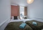 Location vacances Poole - 2 bedroom Apartment in Bournemouth town centre, 5 minutes walk to the beach, sleeps up to 6 with Free Parking-3
