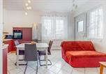 Location vacances Royan - Amazing Apartment In Royan With Wifi-1