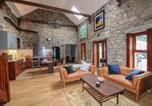 Location vacances Athlone - Woodville Lodge-4