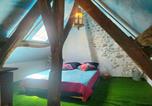 Location vacances Ygrande - Petite maison de village-1