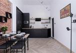 Location vacances Kraków - Apartment Joselewicza Cracow Kazimierz by Noclegi Renters-2
