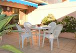 Location vacances Le Lavandou - Studio climatisé avec terrasse au centre-ville du Lavandou - Fr-1-251-223-1