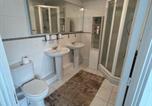 Location vacances  Gare de Slough - House Sleeps 12 with Parking and Garden-4