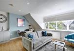 Location vacances  Gare de Knaresborough - Finest Retreats - The Loft at The Regency-1