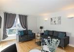Location vacances Northampton - Cotels Centro Budget Busting Apartments! Central Location, Parking, Fibre Wifi, Smart Tv, Fully Equipped Kitchen-1