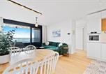 Location vacances  Luxembourg - Luxurious City Retreat Balcony & Pool Access-4