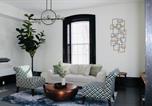 Location vacances London - Charming Farmhouse Meets Modern Living-1