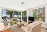 Location vacances  Granite Island - Breeze Beachfront Apartment-1