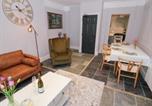 Location vacances  Gare de Cheltenham - 12 Montpellier Arcade-4