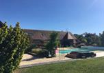 Location vacances  Allier - Villa avec piscine chauffée et jardin près de Moulins - Fr-1-489-356-1