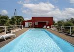 Location vacances Castellana Grotte - Casale dello zio, private wood-2