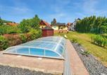 Location vacances Balatongyörök - No 68 holiday house Tünde with covered swimming pool-4