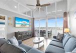 Location vacances  États-Unis - St John - Downtown Waterfront Penthouse Pool Parking Dock-1
