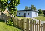 Location vacances  bugewitz,allemagne - Ferienhaus Zecherin auf Usedom, Klimaanlage, Terrasse mit Peeneblick, Wlan und Parkplatz-1