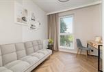Location vacances Oświęcim - Air Conditioned Apartment in Tychy with Parking and Desk by Noclegi Renters-3