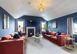 Location vacances  Gare de Cheltenham - Stunning 4 Bedroom Top Floor Apartment Close to Cheltenham-2