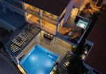 Location vacances Pučišća - Luxury Seafront Villa with Heated Pool, Jacuzzi, Sea View, 150 m from Beach-3