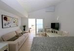 Location vacances Estepona - Beach House with Direct Beach Access and community Pool, Estepona-4