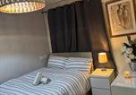 Location vacances  Gare de Wolverhampton - Casa En-suite room w fast wifi, Netflix garden view-1