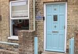Location vacances  Gare de Lowerstoft - Sole Bay Cottage-3
