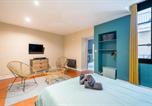 Location vacances Nîmes - L’Escapade Nîmoise - grand studio centre Nîmes-3