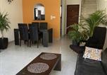Location vacances Paphos - Townhouse with pool 5 minute walk to beach-2