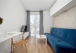 Location vacances  Pologne - Funkcjonalny Apartament Akceptujący Zwierzęta we Wrocławiu by Noclegi Renters-1
